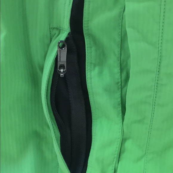 Mens Lululemon shorts green small​ - Picture 6 of 8
